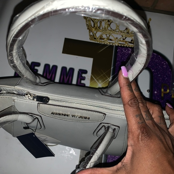 Adrienne Vittadini hand bag - Picture 4 of 7